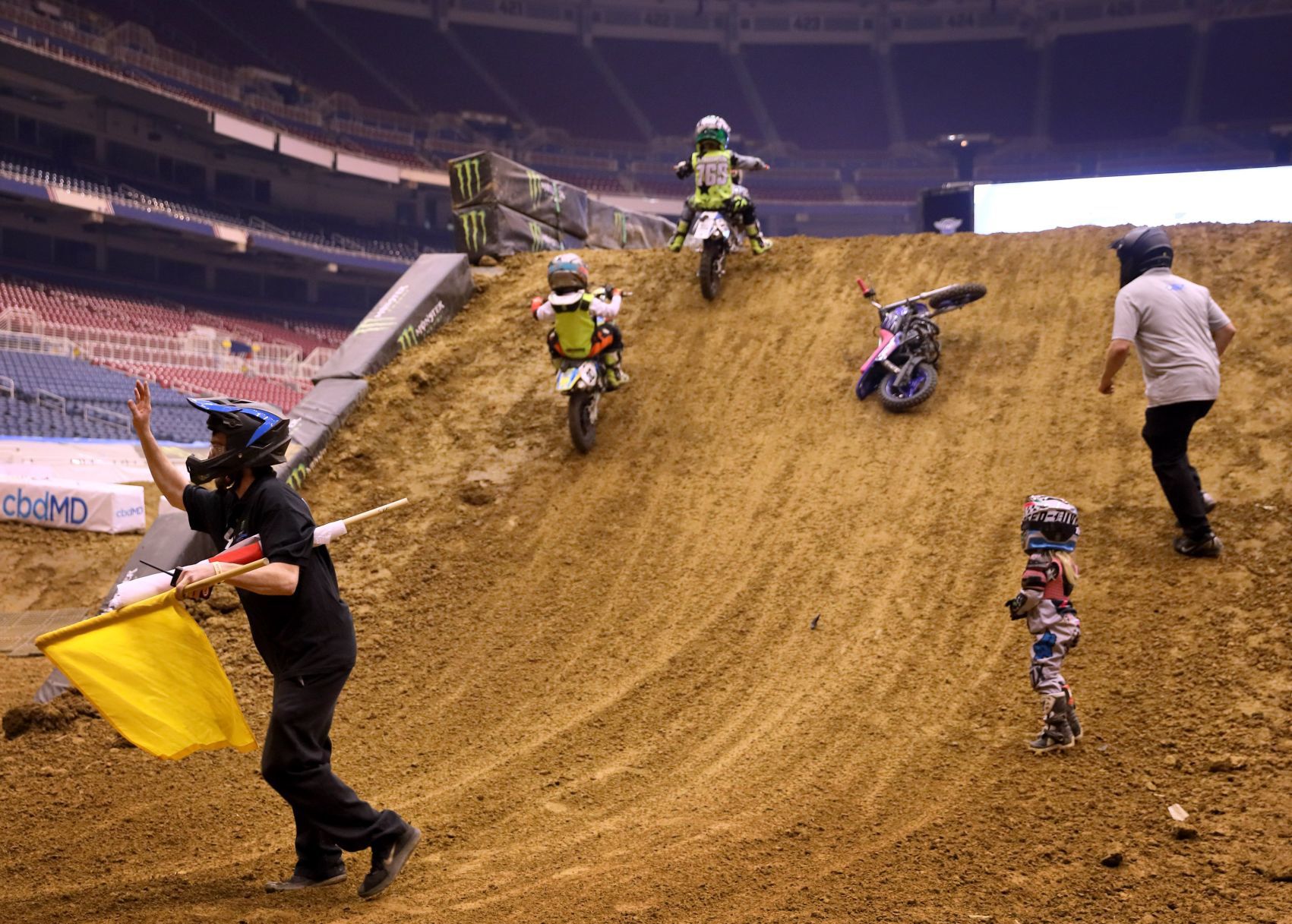 Supercross Futures, 4-year-old girl follows in dad's footsteps